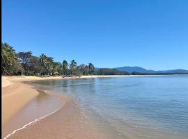 Absolute Beach front，位于汤斯维尔的酒店