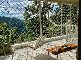 Adella's Blue Mountain Coffee Farmstay，位于金斯敦的酒店