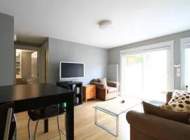 QE Park Garden suite 3BR 1.5Ba