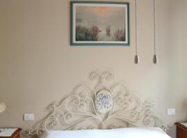 B&B Casa Elena Room and Apartments with parking，位于加尔尼亚诺的酒店
