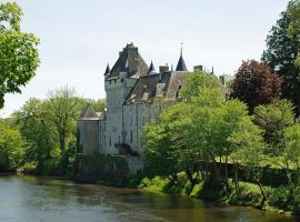 Château de La Tour en Brenne，位于Rivarennes的乡间豪华旅馆