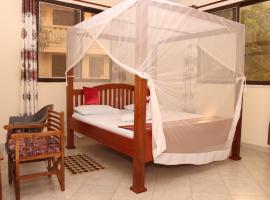Pebbles guesthouse in Diani beach road，位于乌昆达的酒店