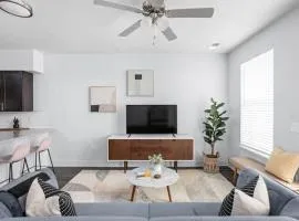 Cozysuites Stylish 4BR in the heart of Nora