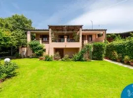 La Bouganville - House with garden and sea view