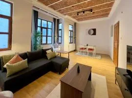 Apartment w/ New Furnitures Next to Istiklal Street and Taksim Square