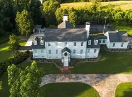 Private Resort - Lake Lanier Paradise