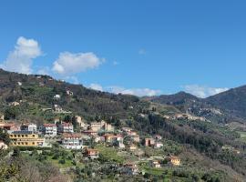 Appartamento tra le Cinque Terre, Camogli e Portofino con scorcio mare all'orizzonte，位于Castiglione Chiavarese的酒店