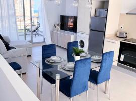 Apartamento Aurora con terraza y vistas al mar，位于Playa Oliva Nova的酒店