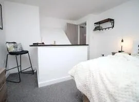 A Stylish - 1 Bedroom Flat