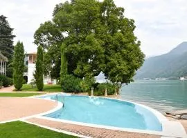 Beautiful apartment on the lake, pool & parking - Nr 124