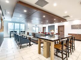 Holiday Inn Express & Suites - Calgary Airport Trail NE by IHG，位于卡尔加里的酒店