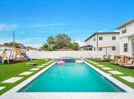 Luxury home w Heated Pool Gym More Amenities