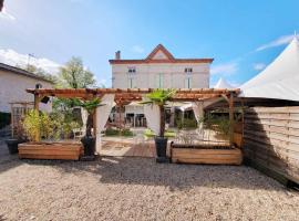 Domaine le Baraillot, Chambres et repas d'hôtes, soirée étape，位于Aiguillon的酒店