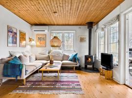 3 Bedroom Gorgeous Home In Melby，位于Melby的酒店