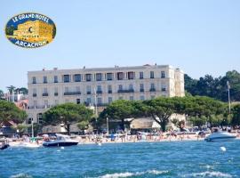 GRAND HOTEL - Magnifique appartement bord de plage Centrale，位于阿卡雄的酒店
