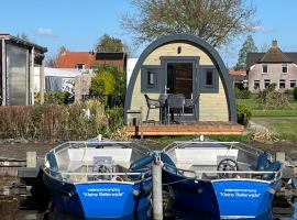Camping pod Tiny House aan het water，位于Belt-Schutsloot的小屋