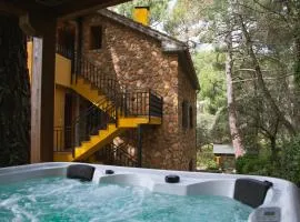 'El Mirador de Sotillo', un Oasis de Confort con Piscina y Jacuzzis