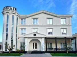 Reign Hotel