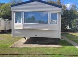 Highfield Grange Holiday Park，位于Little Clacton的露营地