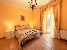 CASA PEPE - Fondi Vertice Rooms，位于丰迪的酒店