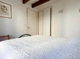 Maison en Pinède Proche Mer et Commerces - 5 pers, Terrasse, Jardin, Parking, WiFi - FR-1-705-29