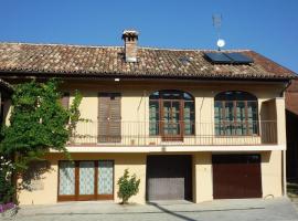 Ferienwohnung für 4 Personen ca 60 qm in Serralunga d'Alba, Piemont Provinz Cuneo，位于塞拉伦加达尔巴的公寓