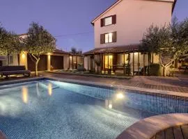 Ferienhaus mit Privatpool für 8 Personen ca 150 qm in Šišan, Istrien Südküste von Istrien