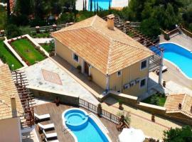Dreamy Villa Jasmine with Private Pool In Skiathos，位于特劳洛斯的别墅