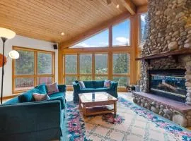 3 BDR Secluded Retreat Stunning Mountain Views