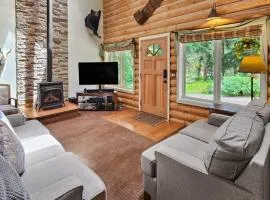 3BDR Creekside Cabin Near Trails and Main Street