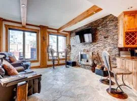 1BDR Condo with Stunning Décor Heart of Downtown