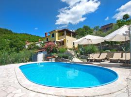 Ferienhaus mit Privatpool für 6 Personen ca 85 qm in Rabac, Istrien Bucht von Rabac，位于拉巴克的别墅
