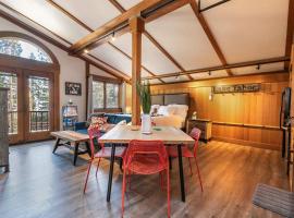 Studio with Incredible Location in Tahoe City，位于塔霍城的酒店