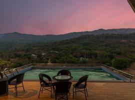 Vallys,in --Valley View with Infinity Pool，位于Āmbavna的酒店