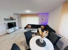 Happy Dreams Oasis Cazin, Modernes Apartment 60m2, WiFi & Balkon