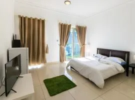 Amazing Rooms for Female Guests for rent in Dubai Marina