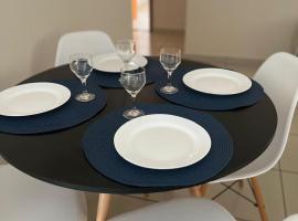 Apartamento aconchegante próximo shopping catuai,uem,vivaro,lebloc，位于马林加的酒店