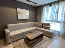 New Luxury Apartment close to station, mall, beach