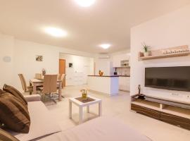 Ferienwohnung für 5 Personen ca 75 qm in Pula-Fondole, Istrien Istrische Riviera，位于Veli Vrh的公寓