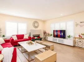 LA Sunny House beautiful yard 7 rooms 4 bathrooms Near Disneyland & Hollywood & Downtown