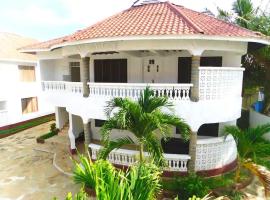 Bedroom Diani Beach，位于迪亚尼海滩的酒店