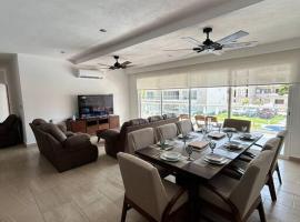 Vidamar Refugio Costero / Zona Diamante，位于阿卡普尔科的带热水浴缸的酒店