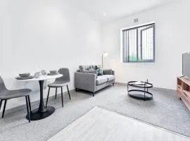 Modern and Bright 1 Bed Apartment Dudley
