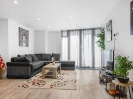 Modern 2 Bedroom Apartment in Central Woking