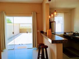 Casa Tartaruga 3 - Estilo a 50m da Praia de Guriri，位于古里里的酒店