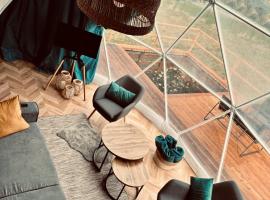 beGLAMP glamping - narty, góry i Park Narodowy，位于茨兹伊特纳的酒店
