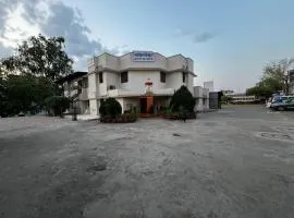 Hotel Yatrika Jankikund , Chitrakoot