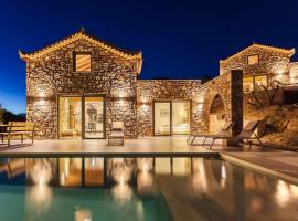 Gerakada Exclusive-Seaview Villa with Private Pool，位于科罗尼的乡村别墅