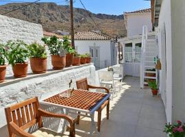 A Sea-licious Vacation - Chic & Style in Hydra，位于伊兹拉的酒店