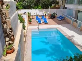 2bed Flat W Shared Heated Pool In Mlh By Homely!